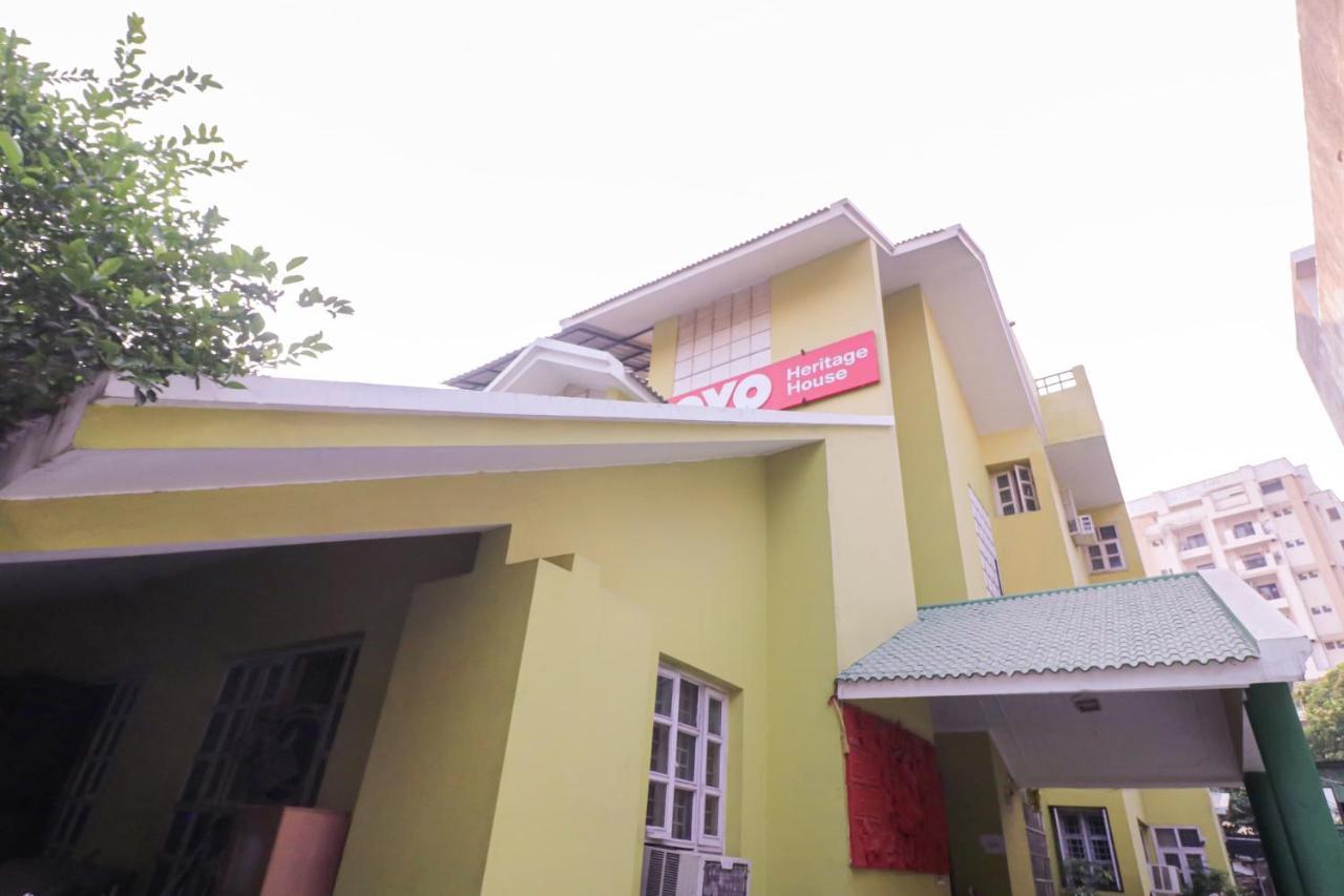 Super Oyo Capital O Heritage House Colonelganj Extérieur photo