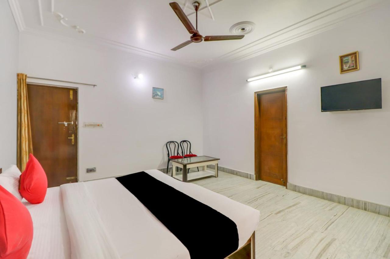 Super Oyo Capital O Heritage House Colonelganj Extérieur photo