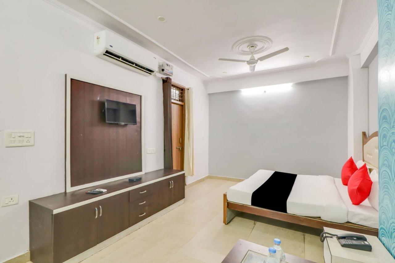 Super Oyo Capital O Heritage House Colonelganj Extérieur photo