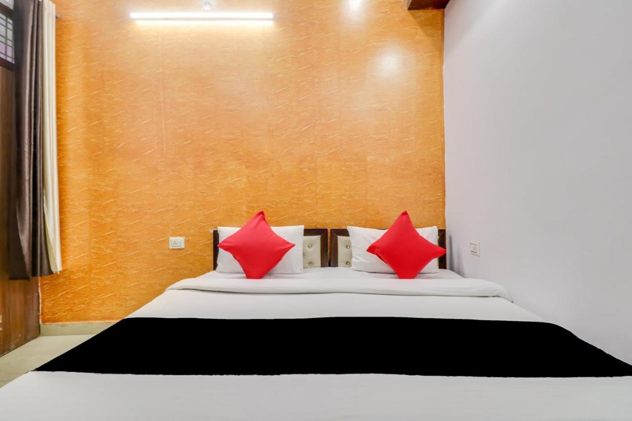 Super Oyo Capital O Heritage House Colonelganj Extérieur photo
