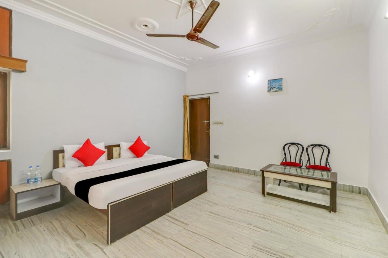 Super Oyo Capital O Heritage House Colonelganj Extérieur photo
