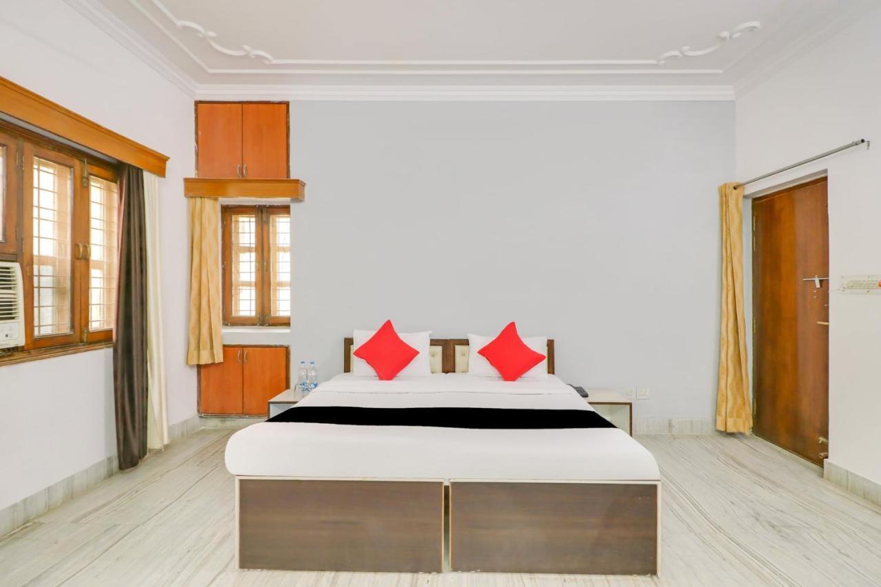 Super Oyo Capital O Heritage House Colonelganj Extérieur photo